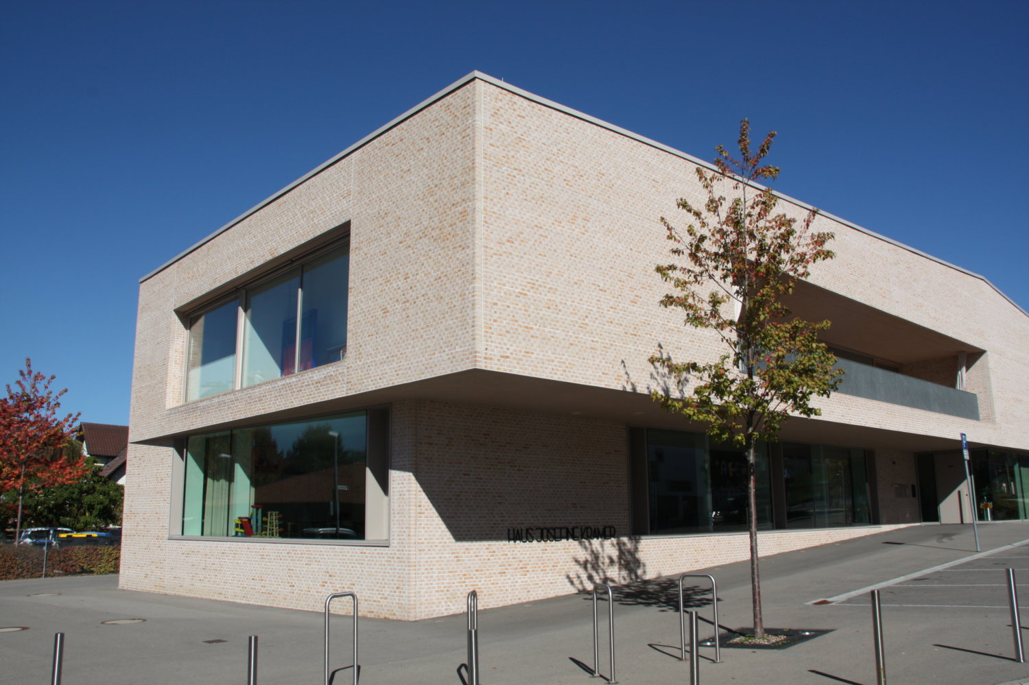 <h4>Bauort:</h4>
Tettnang
<h4>Menge:</h4>
1100 m²