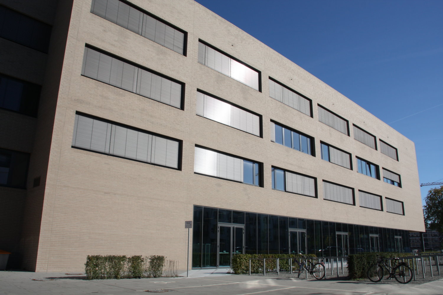 <h4>Bavorhaben lt. Auftrag:</h4>
Berufliche Oberschule 
<h4>Bauort:</h4>
Regensburg
<h4>Bauherr:</h4>
Stadt regensburg
<h4>Menge:</h4>
3500 m²
<h4>Steinhersteller:</h4>
GIMA